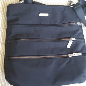 Black baggallini  crossbody